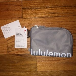 Lululemon Clippable Card Pouch in Silver Drop NWT